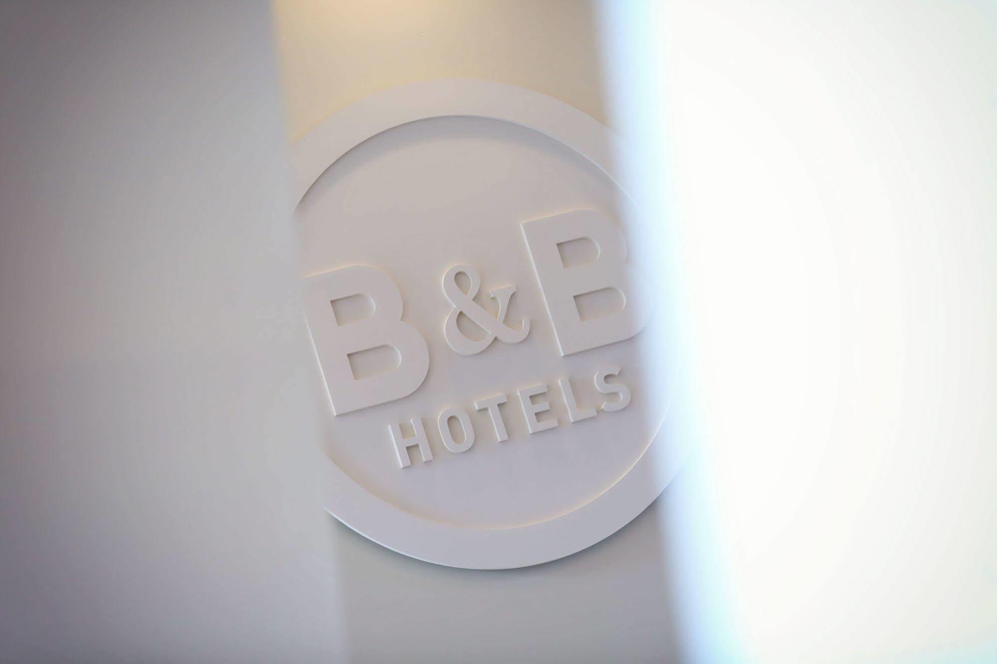 B&B Hotel Calais Centre St Pierre Exterior photo
