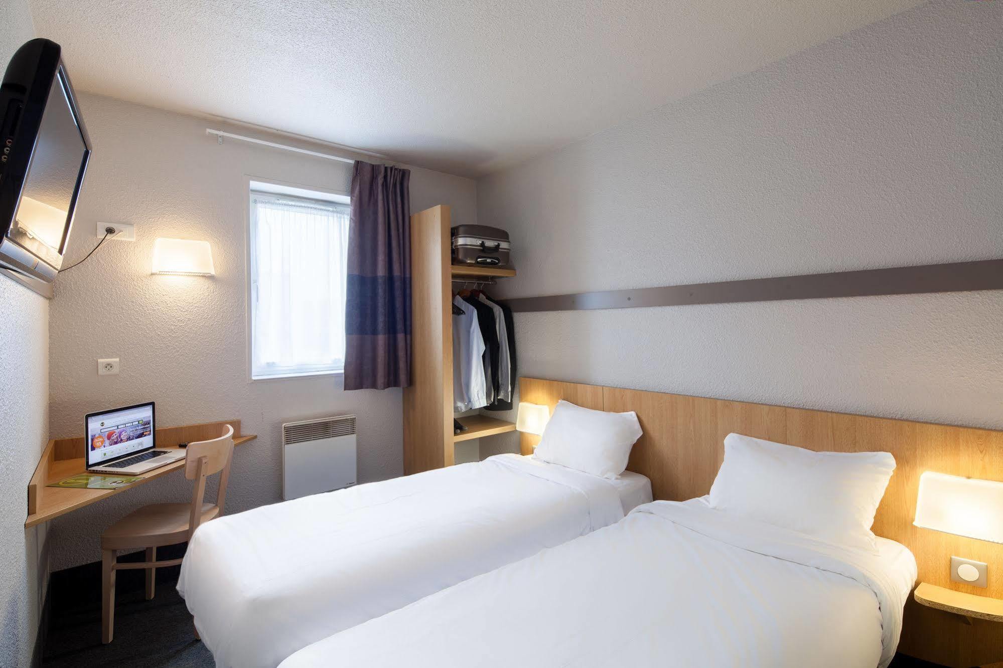 B&B Hotel Calais Centre St Pierre Exterior photo