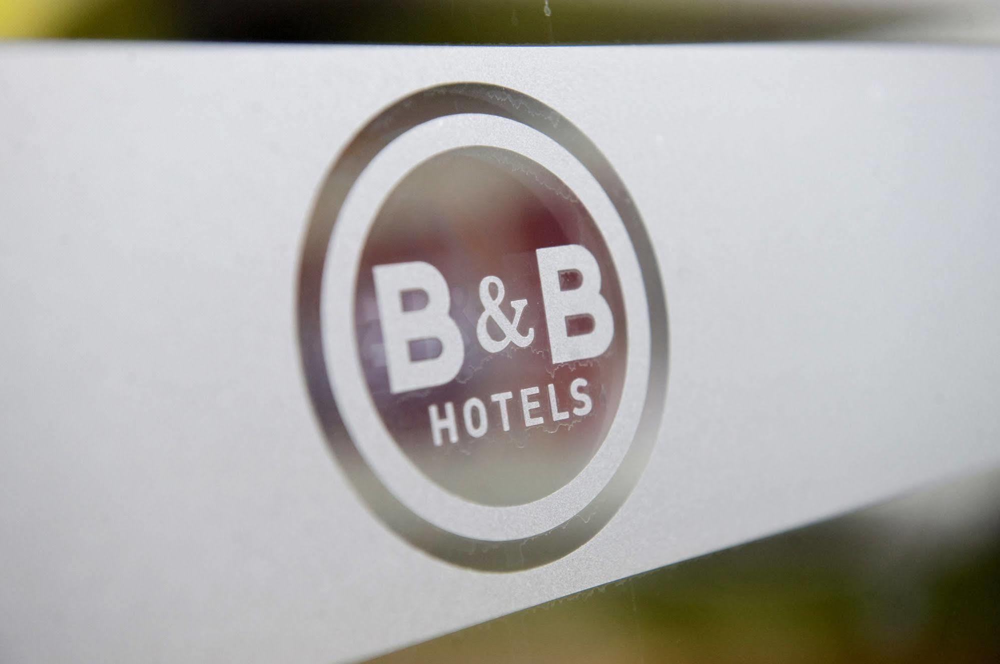 B&B Hotel Calais Centre St Pierre Exterior photo